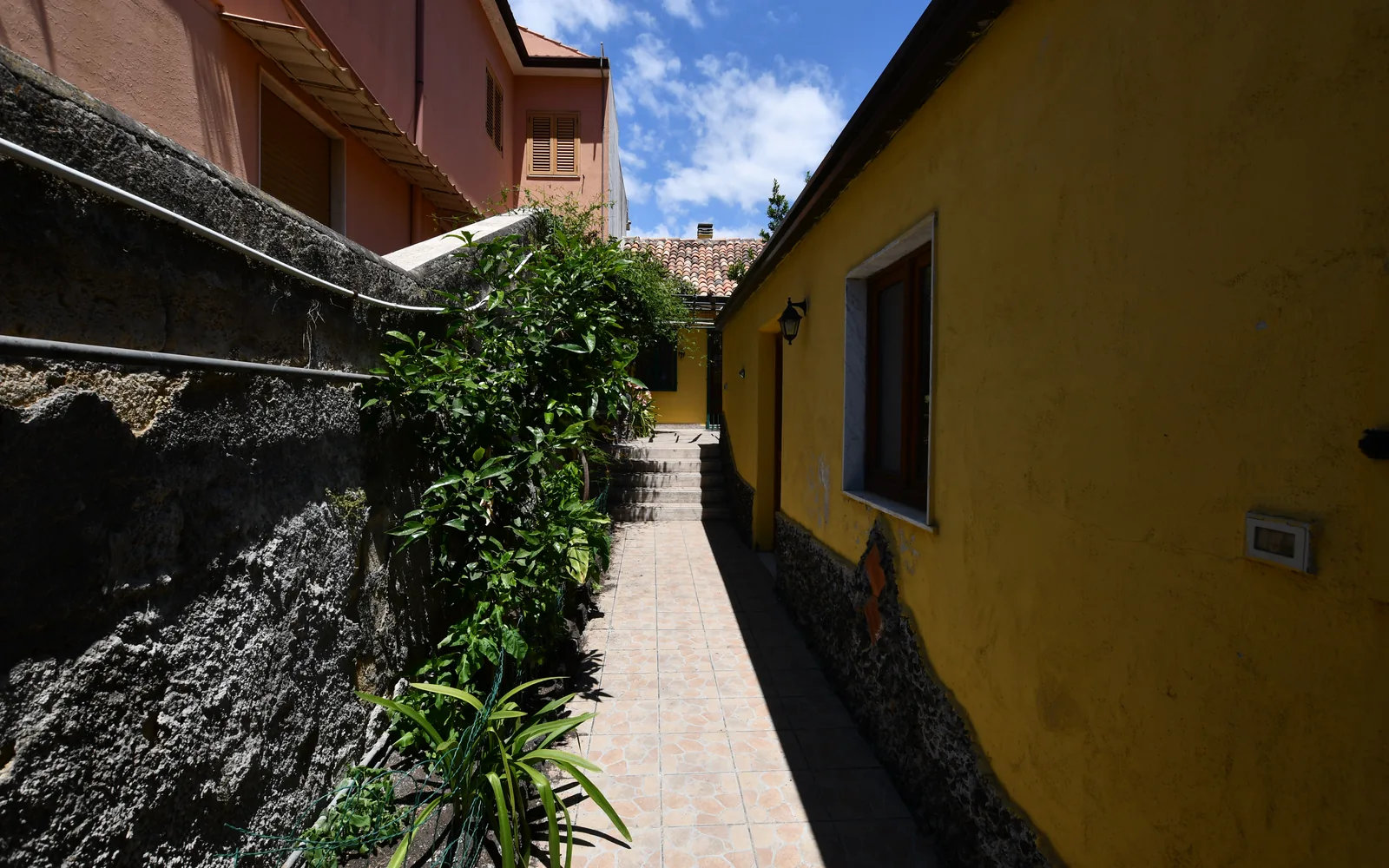 Esterni di VILLA SILVIA MASCALUCIA, Sicilia (Sicilia) (foto 2)