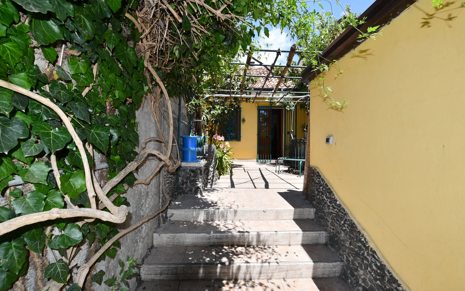Bagno privato — VILLA SILVIA MASCALUCIA, Sicilia (Sicilia) (foto 3)